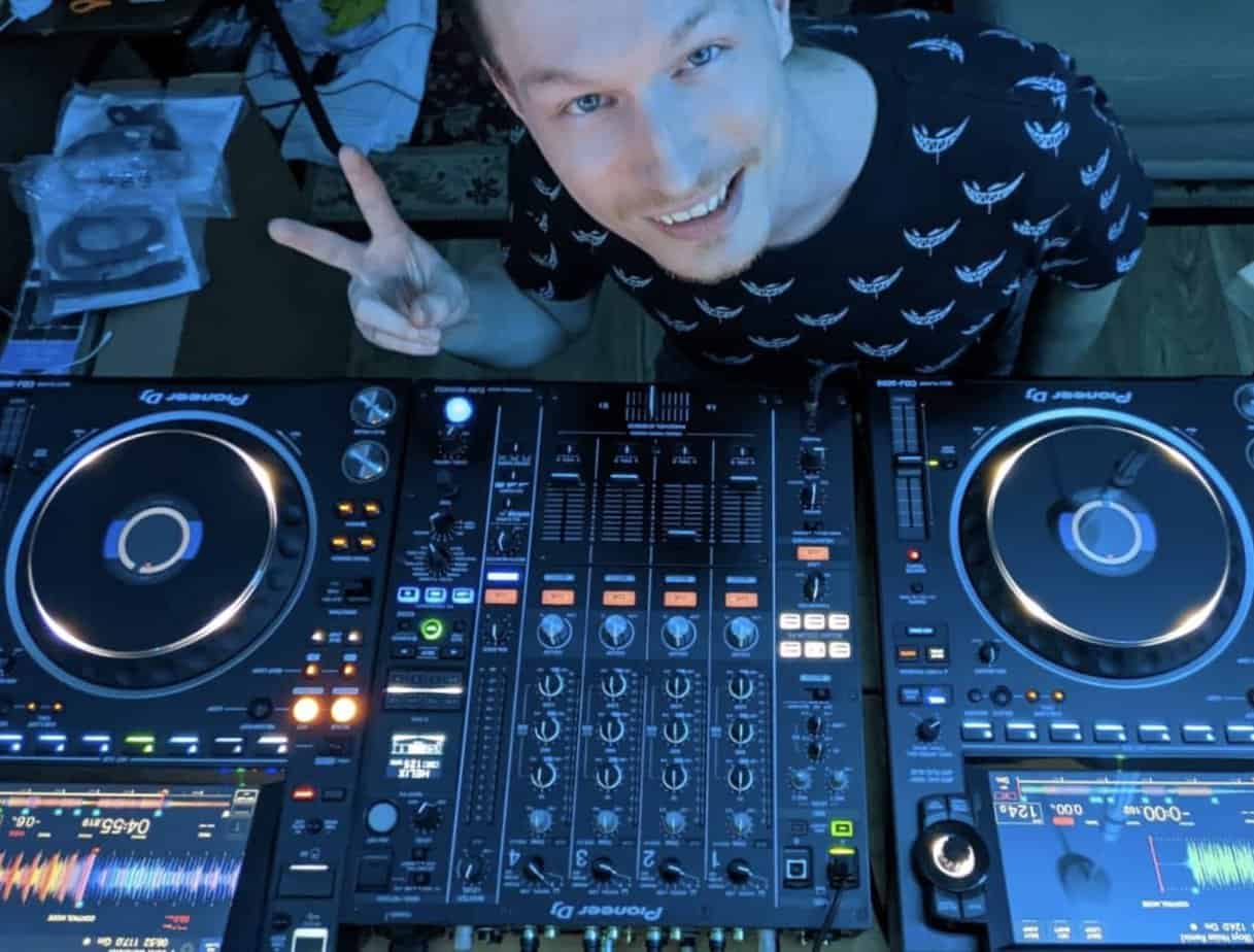 Storm DJs - 13th Winner - CDJ3000 DJM900 - Harry McPhail
