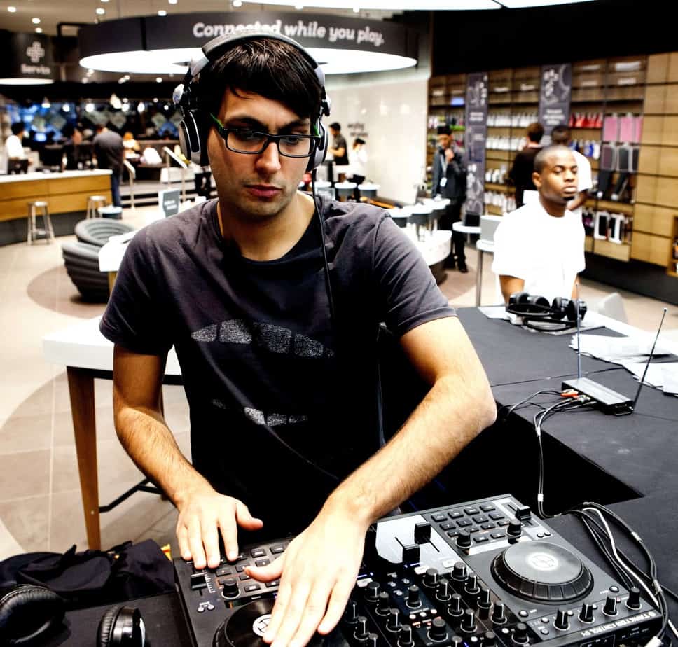 DJ ReLux - EE Westfield London - Storm DJs