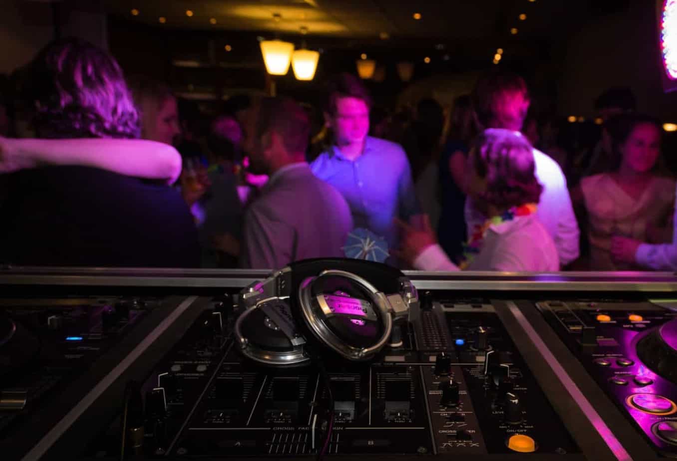 Storm DJs - bar event