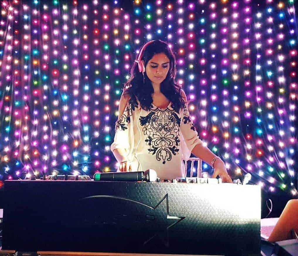 DJ Nish - Female Open-Format Asian Bollywood Bhangra DJ - Storm DJs 01